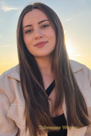 227508 - Laura Age: 26 - Colombia