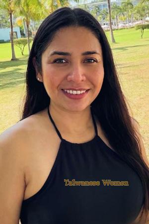 228301 - Melissa Age: 39 - Costa Rica